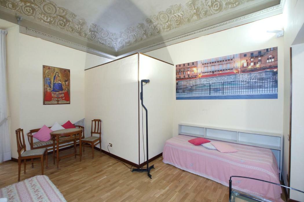 Residenza D'Epoca Montanini Bed & Breakfast Siena Exterior photo