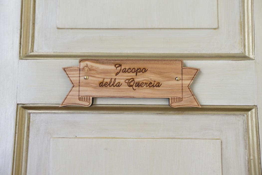 Residenza D'Epoca Montanini Bed & Breakfast Siena Exterior photo